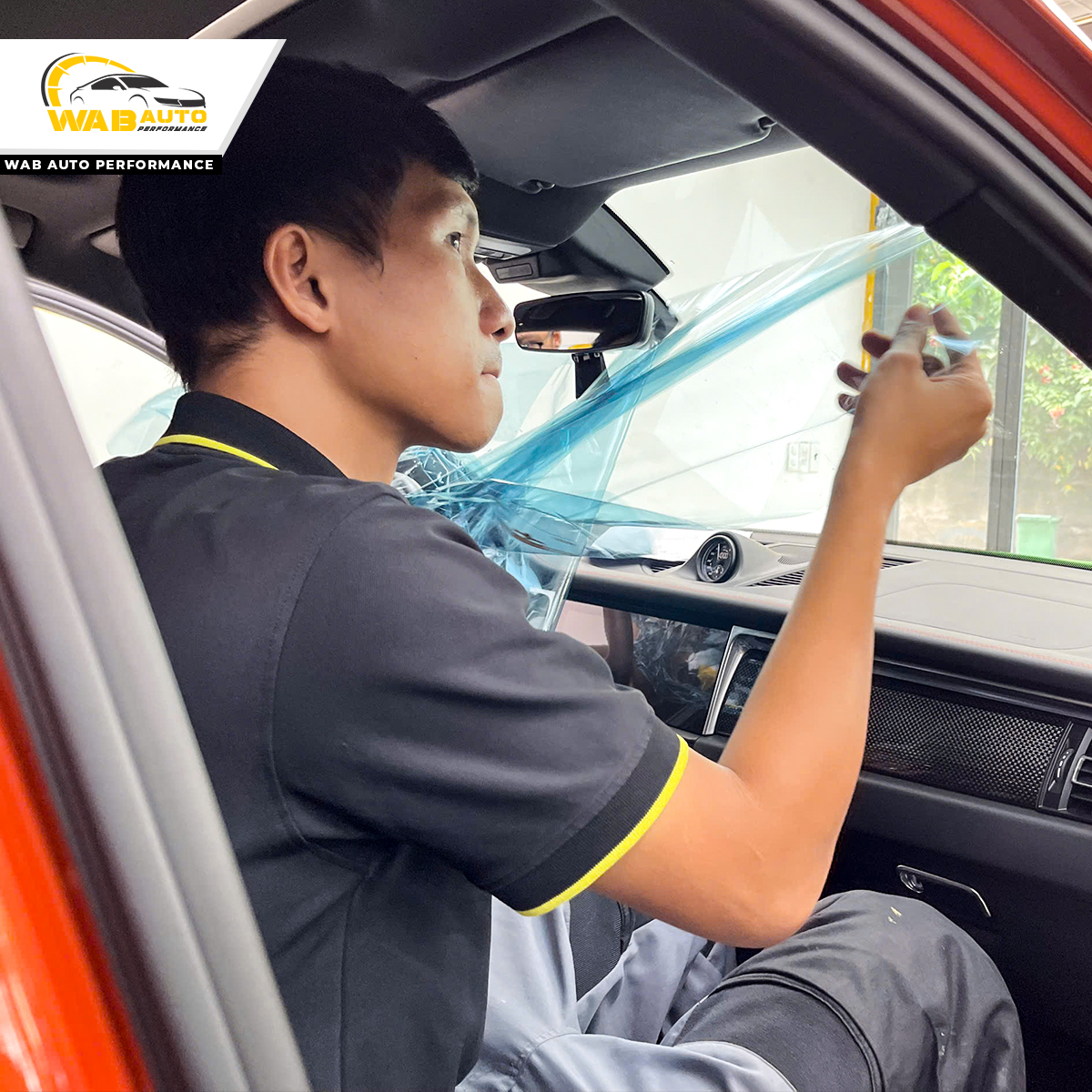 thi-cong-dan-phim-cach-nhiet-porsche-macan-wab-auto-performance