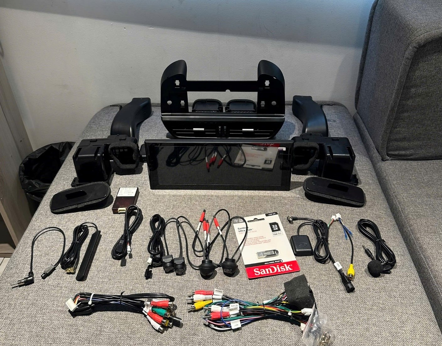 Tính Năng Màn Hình Android 12.3 Inch Porsche Cayenne E2