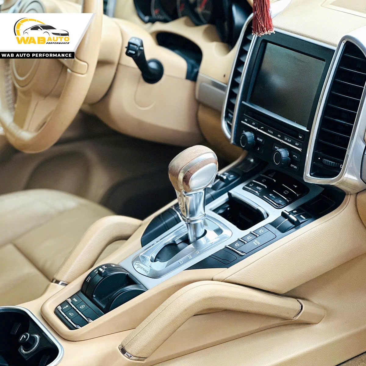 ket-qua-sau-khi-thuc-hien-ve-sinh-noi-that-xe-porsche-cayenne-wab-auto-performance