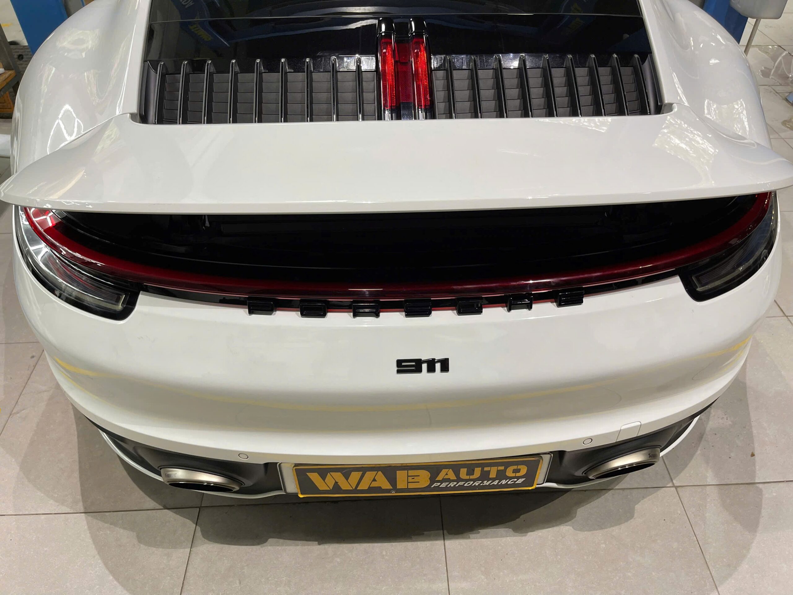 Một Số Hình Ảnh Trước Và Sau Khi Nâng Cấp Pô Akrapovic Cho Porsche 911