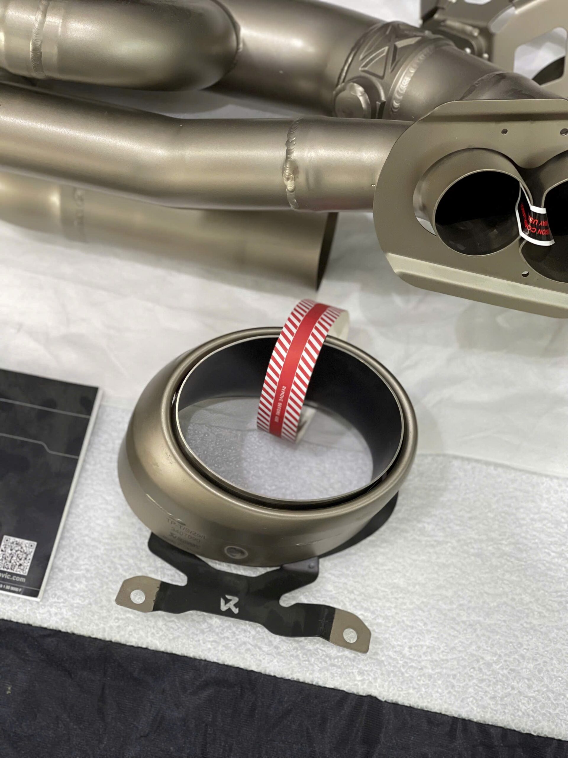 Sản phẩm Pô thể thao Akrapovic cho đời xe Porsche 911 – 992, phù hợp với các dòng xe Porsche 911 từ đời cuối 2019 đến đầu năm 2024