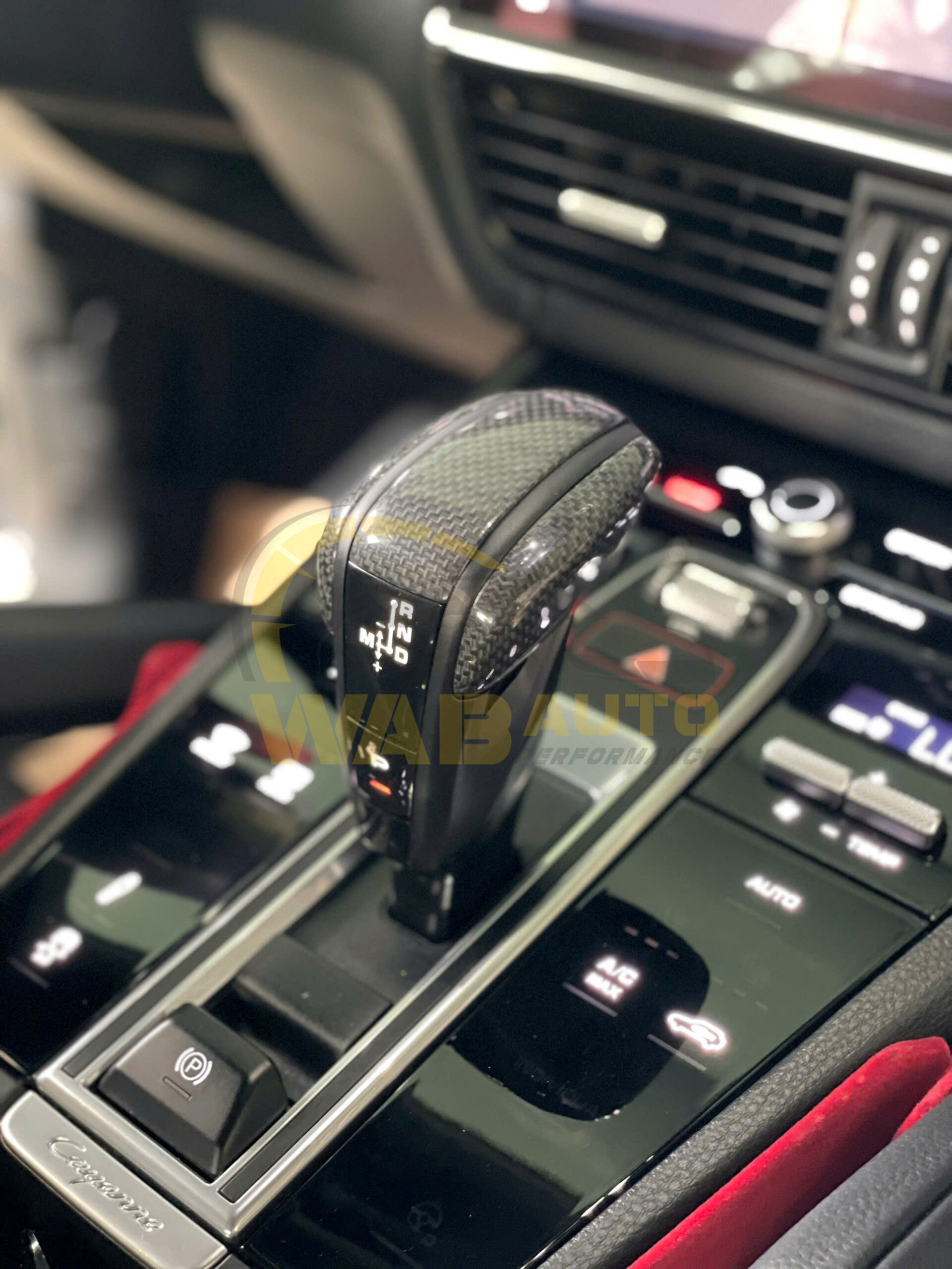 Lắp Đặt Mẫu Cần Số Carbon Thể Thao Porsche Cayenne 2021 tại WAB Auto