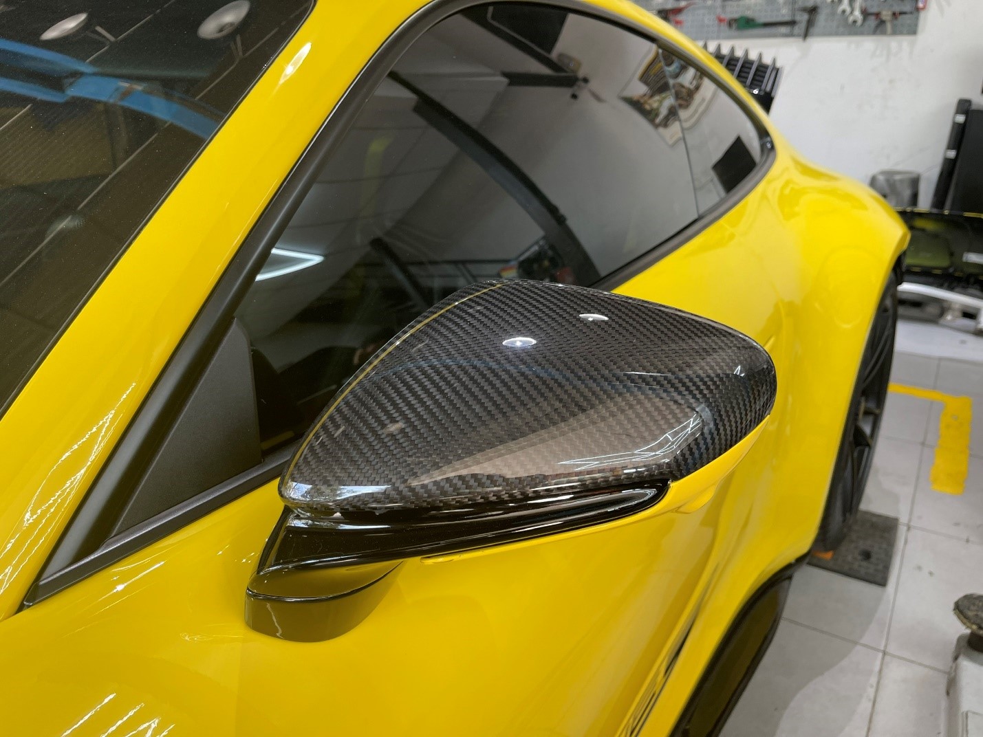 Ốp Gương Carbon Fiber Cho Dòng Porsche 911 (992)