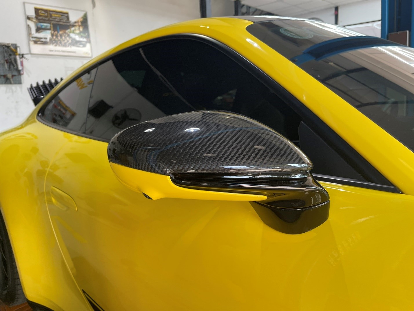 Ốp Gương Carbon Fiber Cho Dòng Porsche 911 (992)