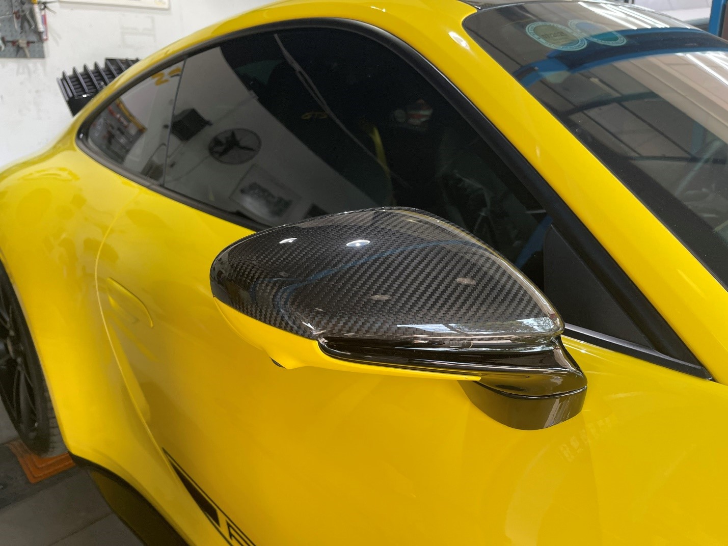 Ốp Gương Carbon Fiber Cho Dòng Porsche 911 (992)