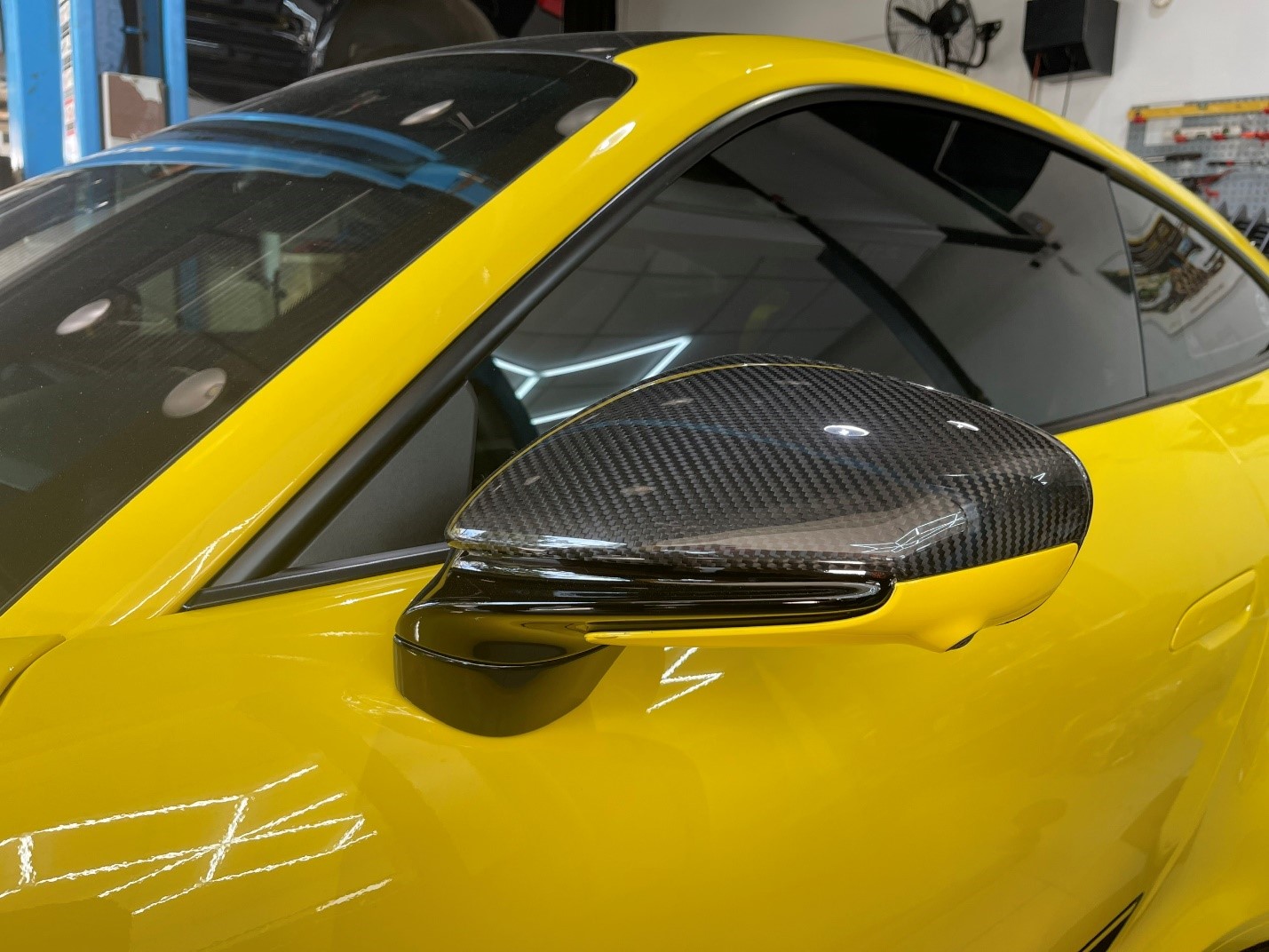 Ốp Gương Carbon Fiber Cho Dòng Porsche 911 (992)