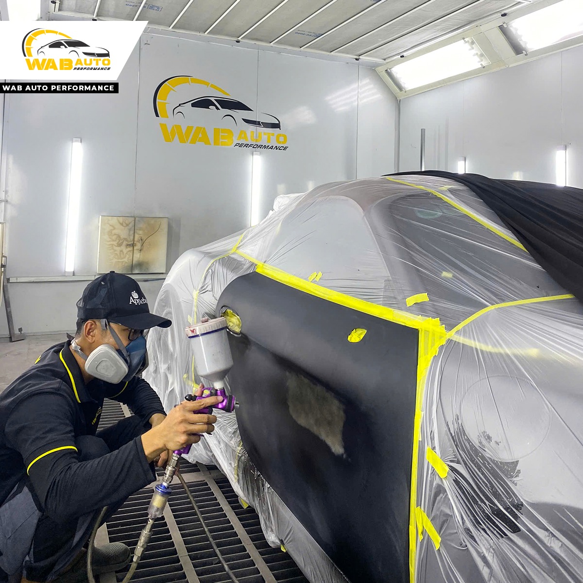 ky-thuat-vien-thuc-hien-dong-son-cua-xe-o-to-wab-auto-performance