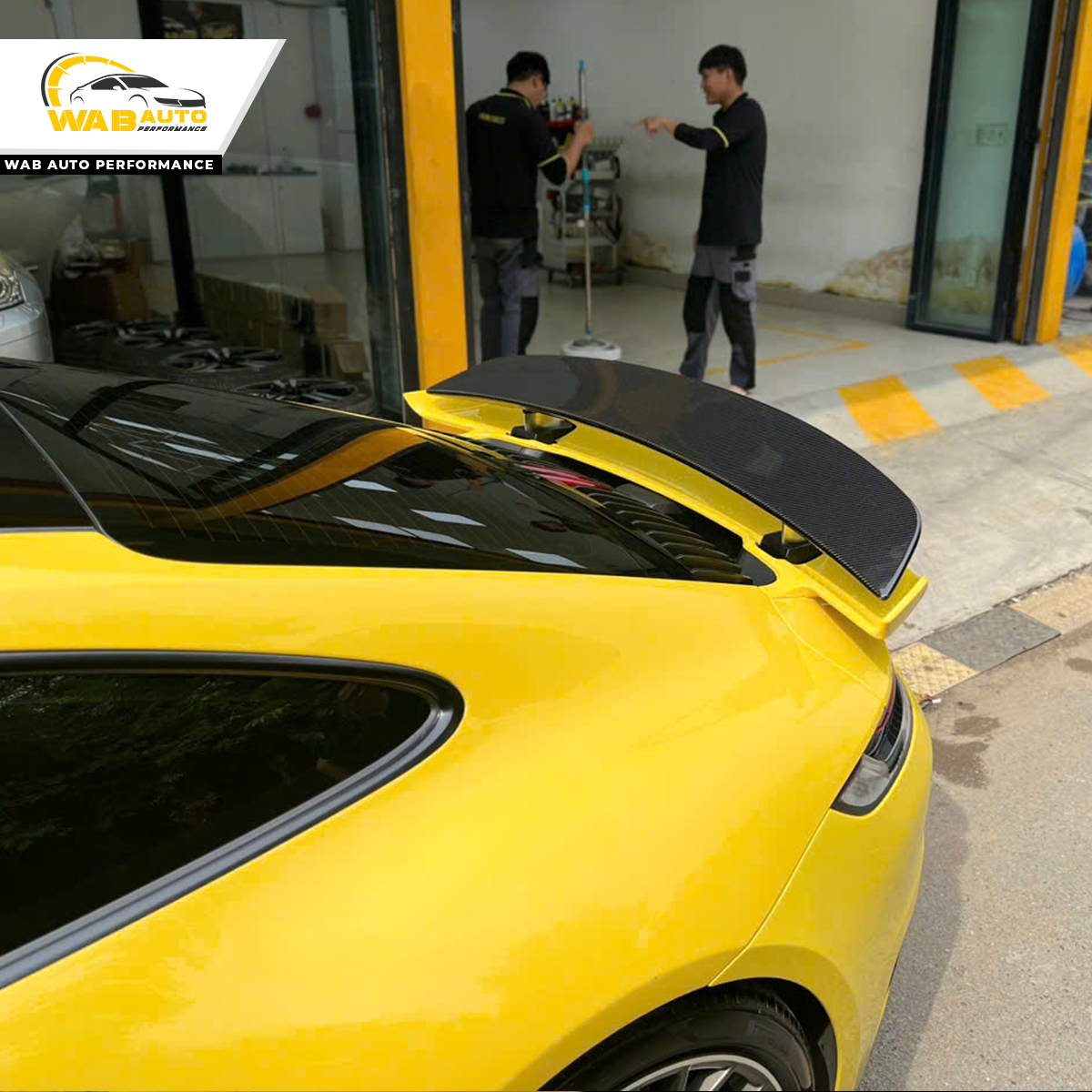 ình ảnh thực tế nâng cấp đuôi gió mẫu Porsche 911 Carrera S Coupe 992-1 2020