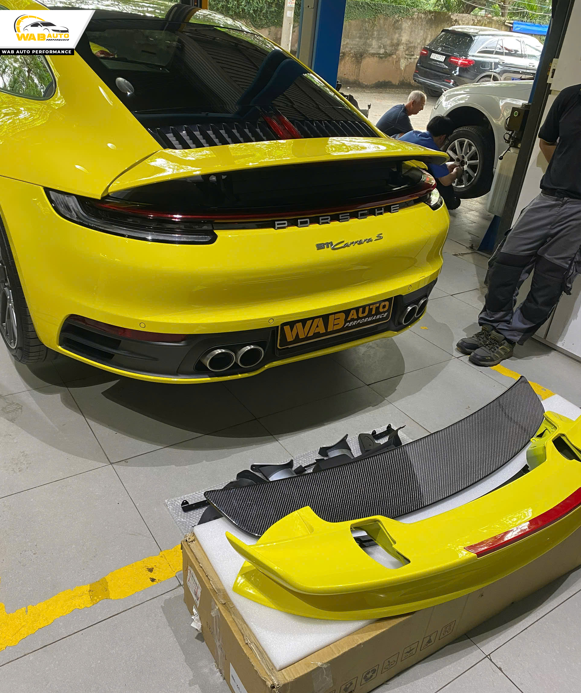 Đuôi gió Porsche 911 phiên bản Turbo S, được thiết kế phù hợp lắp đặt zin nguyên bản theo xe
