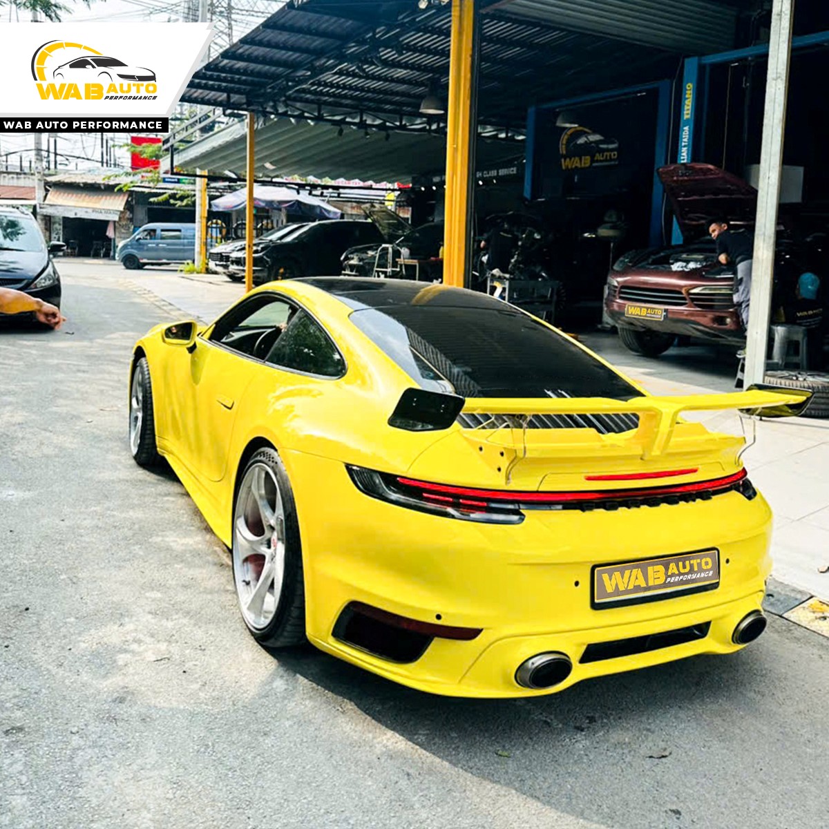 Quy Trình Lắp Đặt Đuôi Gió Thể Thao Porsche 911