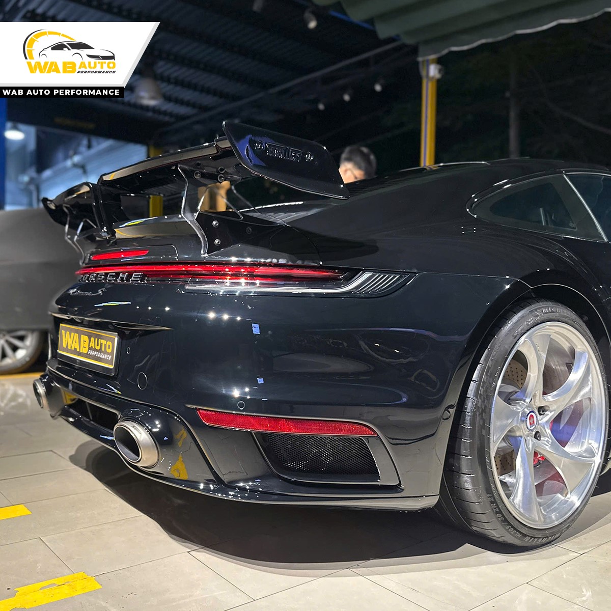 Quy Trình Lắp Đặt Đuôi Gió Thể Thao Porsche 911