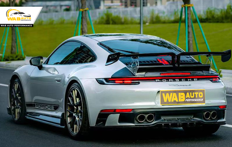 Tại Sao Nên Nâng Cấp Đuôi Gió Thể Thao Porsche 911