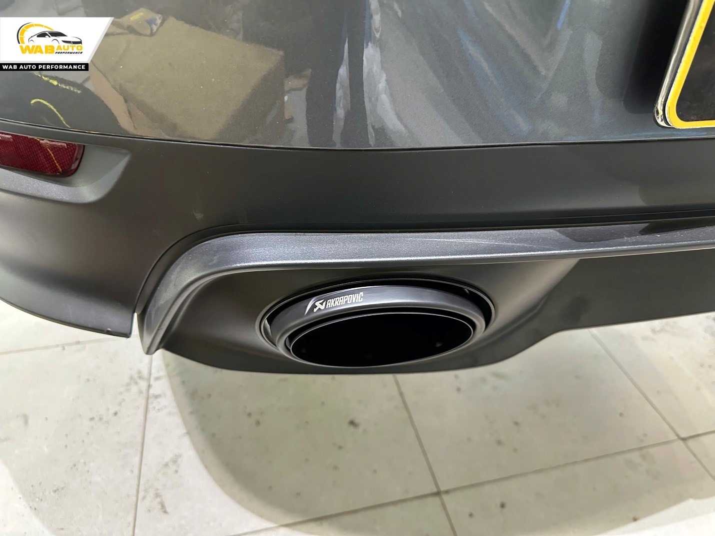 porsche-911-992.2-2025-nang-cap-po-the-thao-akrapovic-wab-29